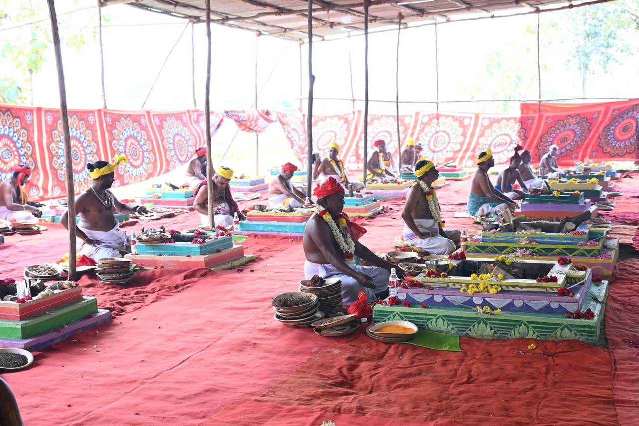 Priests performing a large Vedic homam ceremony together
